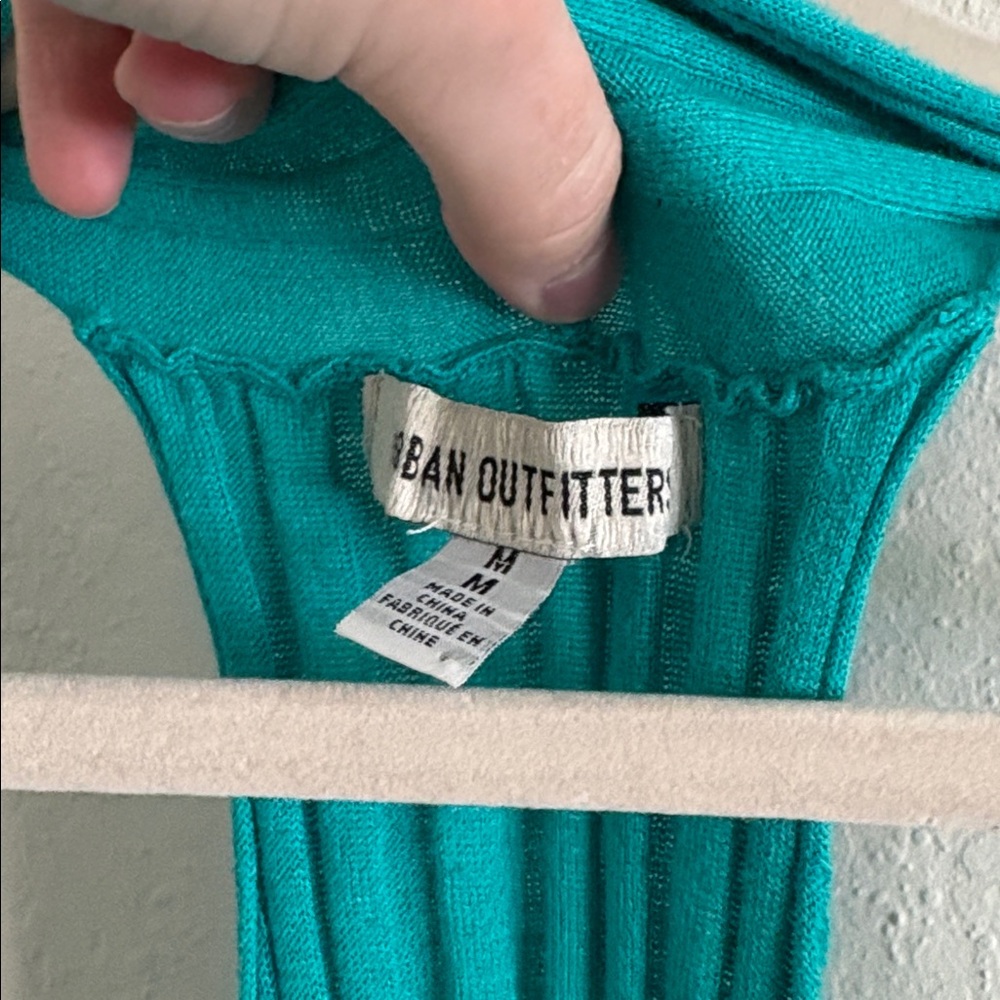 Urban Outfitters tie tank top - Picture 2 of 2